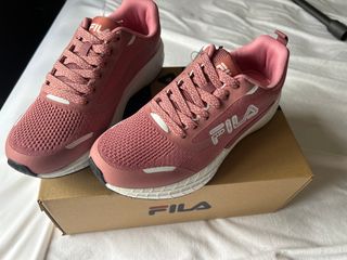 Deportivas Fila rosas y blancas