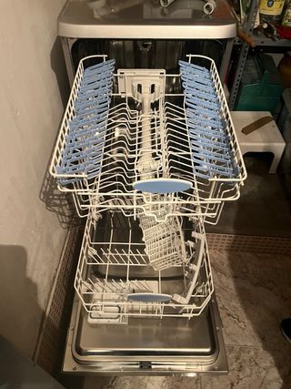 Lavavajillas Indesit plateado