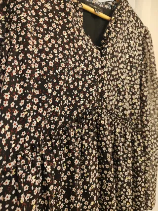 Vestido negro estampado flores