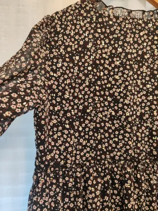 Vestido negro estampado flores