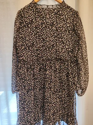 Vestido negro estampado flores