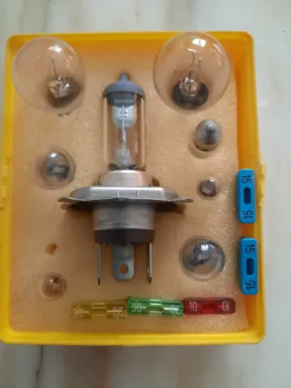 Juego bombillas y 5 fusibles de coche. Opel