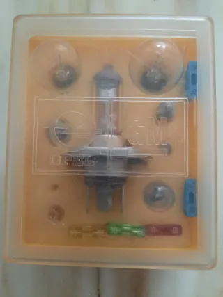 Juego bombillas y 5 fusibles de coche. Opel