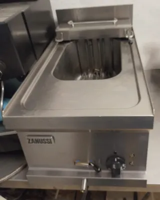Freidora eléctrica industrial ZANUSSI