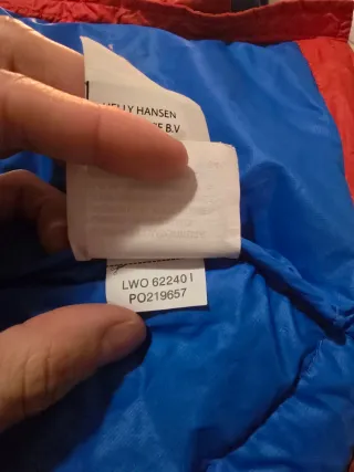 Abrigo Plumas Helly Hansen mujer. Talla S