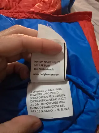 Abrigo Plumas Helly Hansen mujer. Talla S