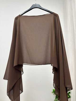 Capa invitada gasa marrón fiesta