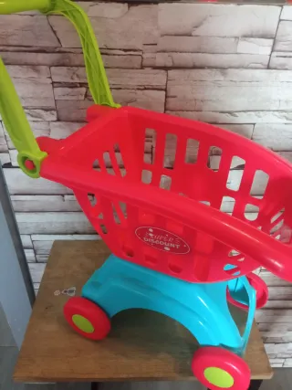 Lote carro compra y 3 cajas de puzzles