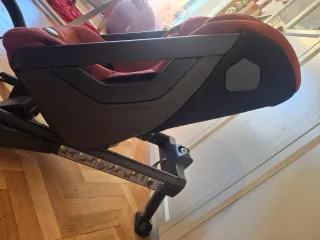 Axkid One Silla Coche 125cm / 23kg + Funda