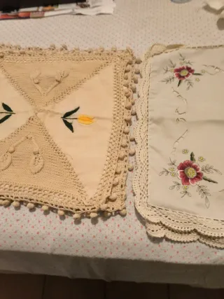 Edredones, sábanas y 5 fundas para cojines.