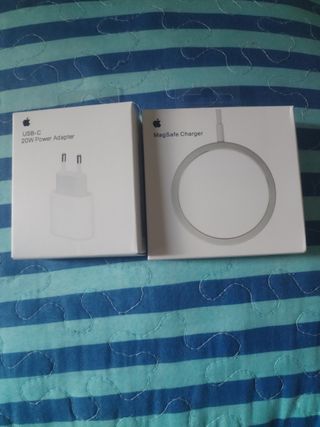 Caricatore Apple iPhone con testa magnetica sigillato