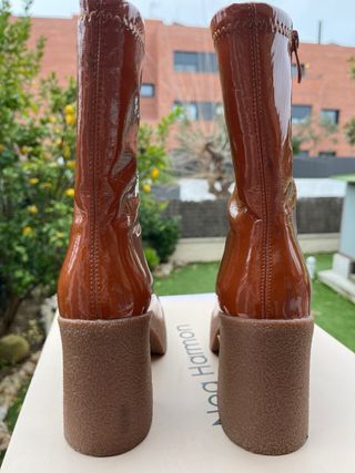 Botines Noa Harmon Marrones Charol