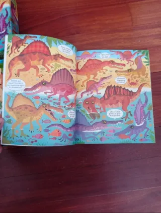 Libro y puzzle de dinosaurios Usborne