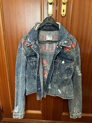 Cazadora vaquera Lefties bordada flores S