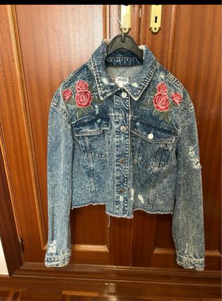 Cazadora vaquera Lefties bordada flores S