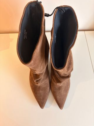 Botas de serraje marrones