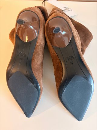 Botas de serraje marrones