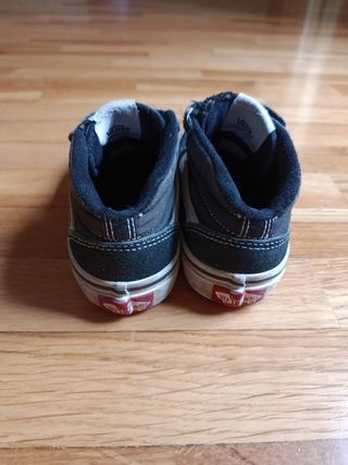 Zapatos Niño Vans talla 28