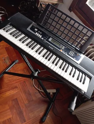 Piano Yamaha YPT-210 Eléctrico y soporte