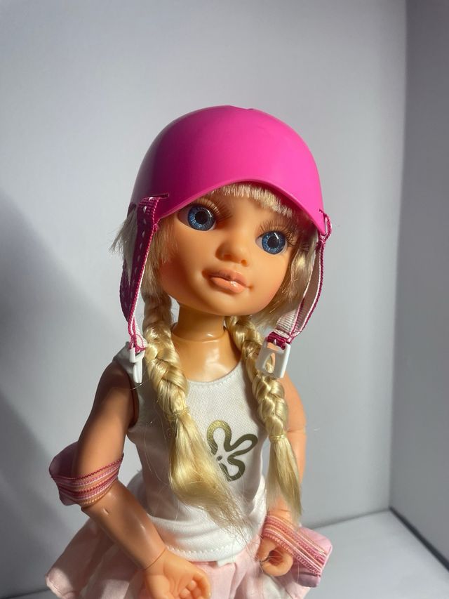 Nancy Patinadora Muñeca