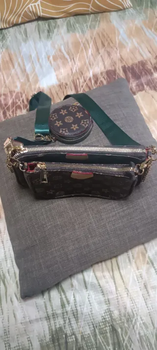 Bolso bandolera con monedero