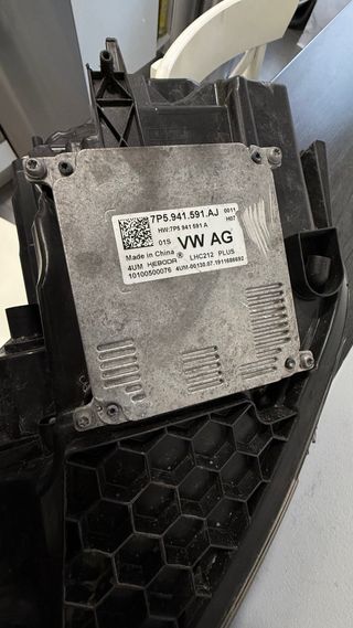 Faro  Vw Golf GTI 7.5 Roto con Centralita