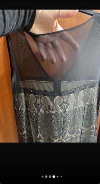 Vestido de fiesta negro y beige