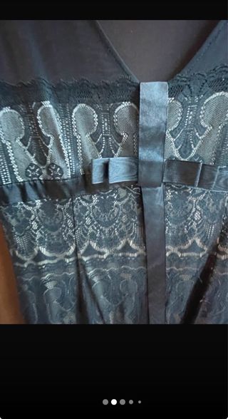 Vestido de fiesta negro y beige