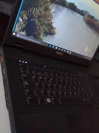 Ordenador Portátil DELL WINDOWS 10 pro WIFI