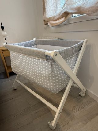 Minicuna bebé madera blanca + textil + colchón