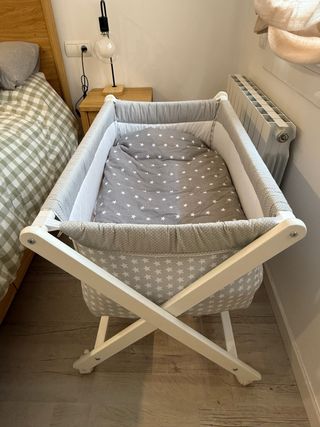 Minicuna bebé madera blanca + textil + colchón