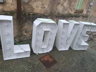 Letras LOVE pladur y luz bodas y otros eventos.