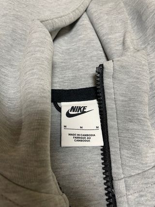 Conjunto Nike Tech Gris