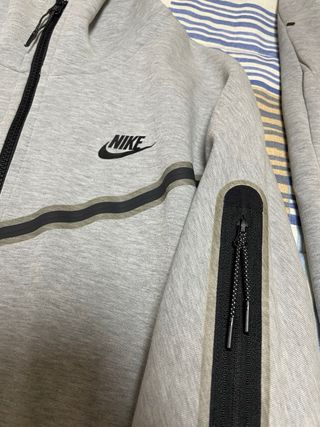 Conjunto Nike Tech Gris