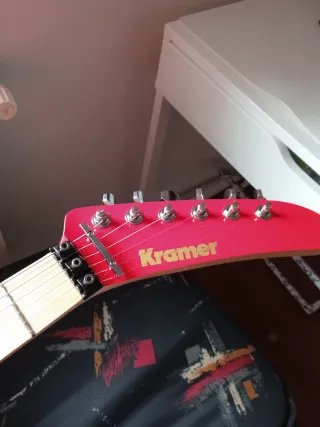 Guitarra Eléctrica Kramer 84 Roja