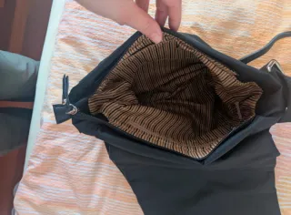 Borsa a tracolla Eliox nera con tasche