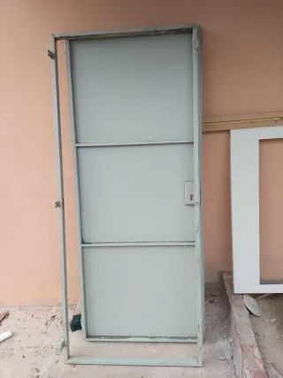 Puerta metálica doble