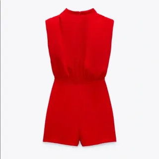 Mono cruzado rojo Zara botones dorados