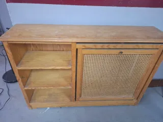 Mueble cubreradiador estantería madera