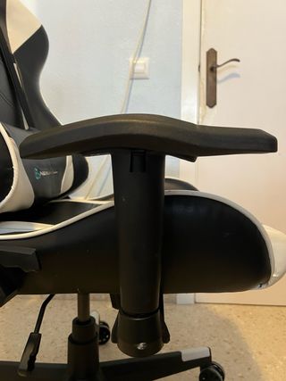 Silla Gaming NewSkill Kitsune (Blanco/Negro)