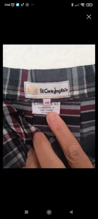 Falda de cuadros gris y roja