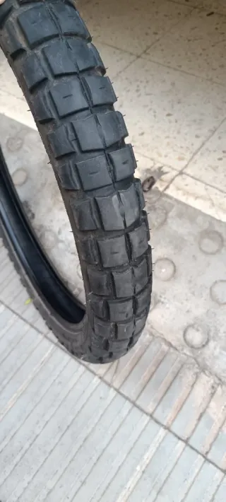 Neumáticos Pirelli Scorpion 90/21 y 150/70-18