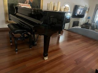 Piano de cola RÖNISCH Profesional