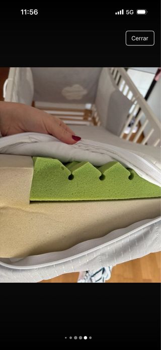 Cuna blanca con colchón y chichonera