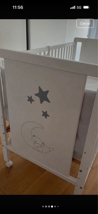 Cuna blanca con colchón y chichonera