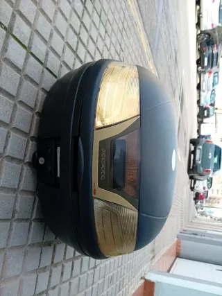 Maleta Cofre Moto Central Negra 46 litros,