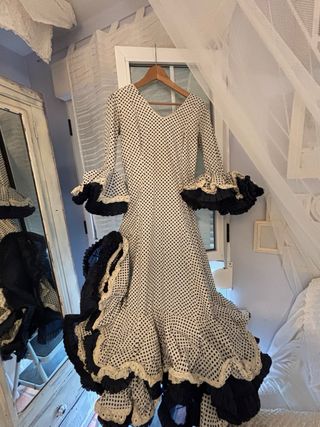 Traje de flamenca lunares