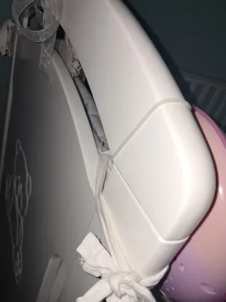 Cuna blanca con osito