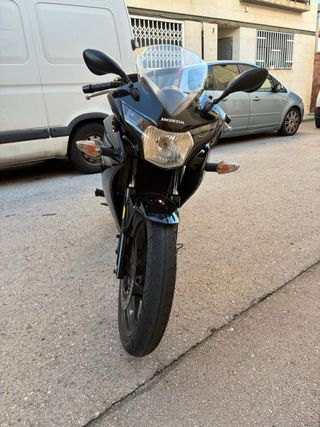 Honda CBR 125 R muy cuidada lista para usar.