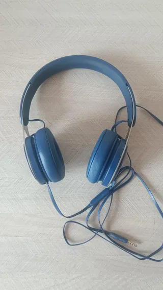 Auriculares Beats Azules y Plateados
